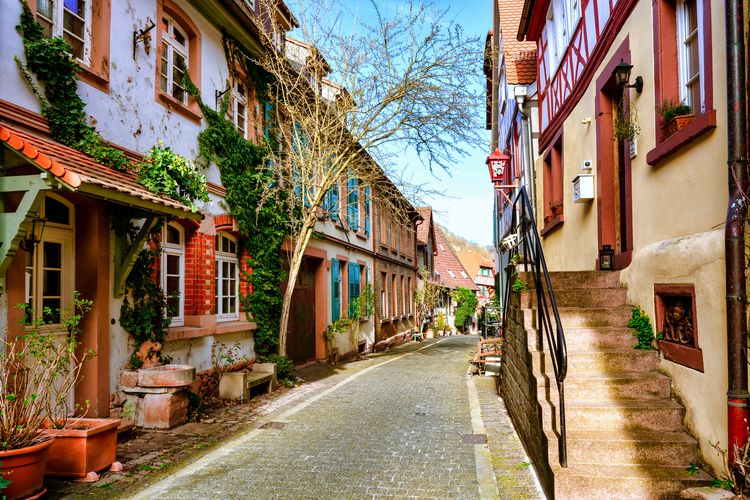 Gasse mit Fachwerkhäusern