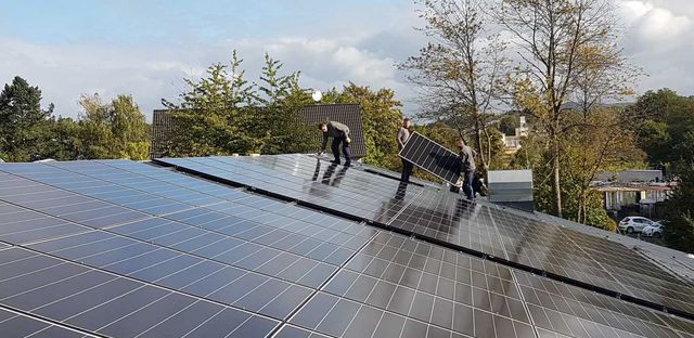 Photovoltaik-Anlage auf einem Hausdach