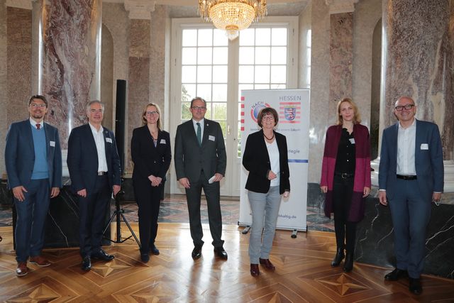 Referentinnen und Referenten bei der 4. Sitzung des HBN
